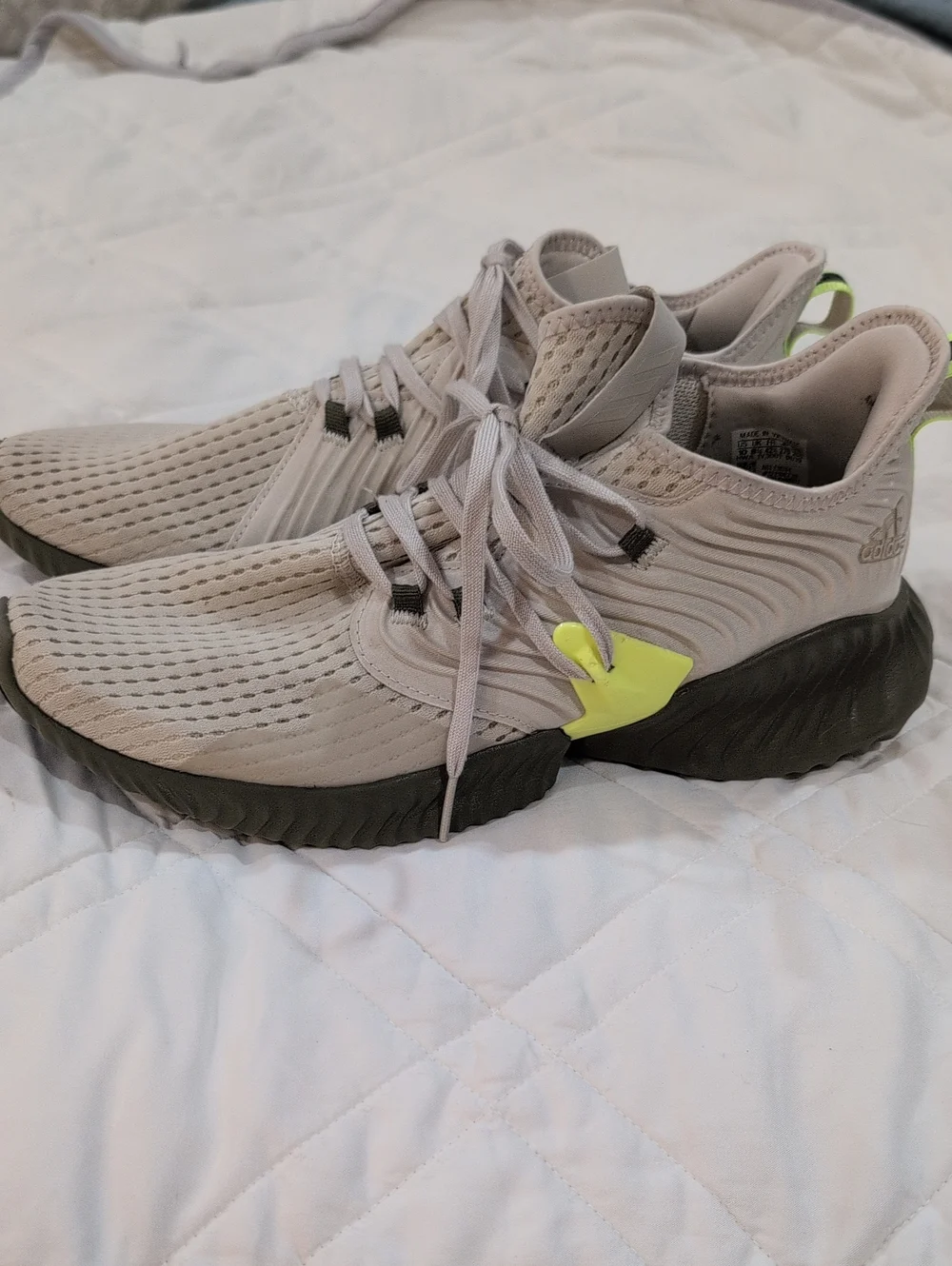 Adidas Alphabounce Instinct shoes